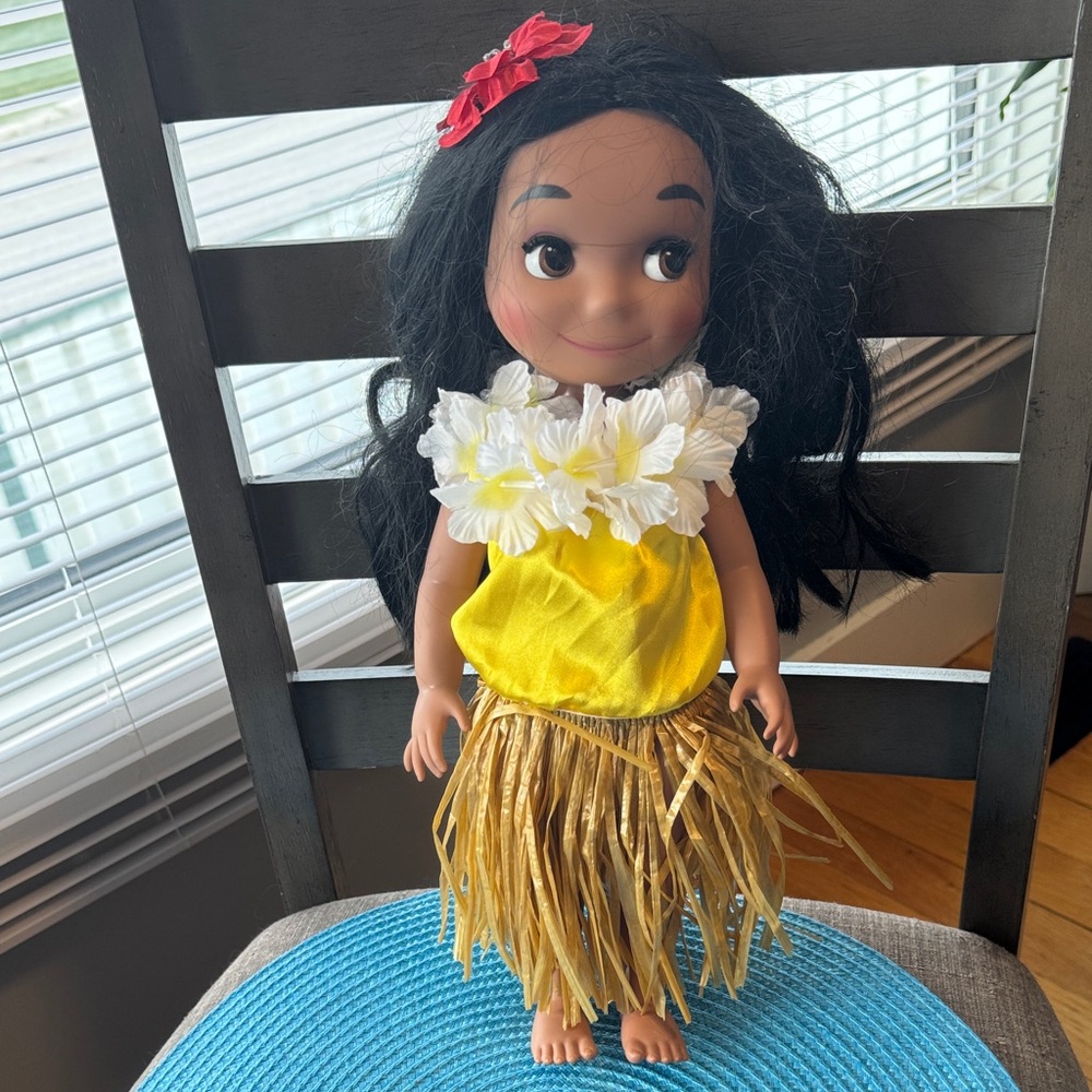 Disney It’s a Small World Hawaii Singing Doll